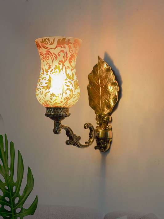 Exquisite Betel Leaf Aluminium Wall Sconce with Golden Etched Glass