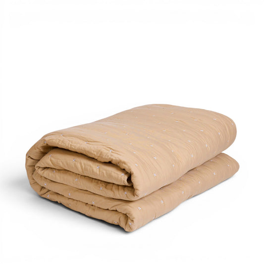 Beige 300TC Fine Cotton Quilt – Diamond Pattern Tuck Quilting