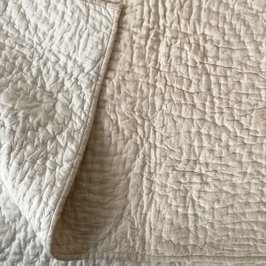 Soft Beige Cotton Linen Circle-Pattern Hand-Quilted Elegant Bedspread