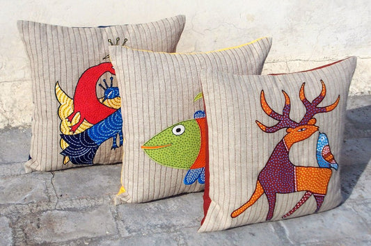 Handcrafted Deer Motif Linen Pillow Cover – Boho Chic