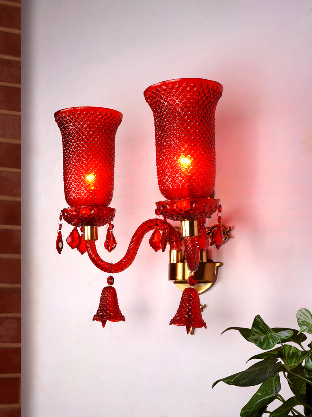 Red Glass 2-Light Wall Sconce – 48.3 cm