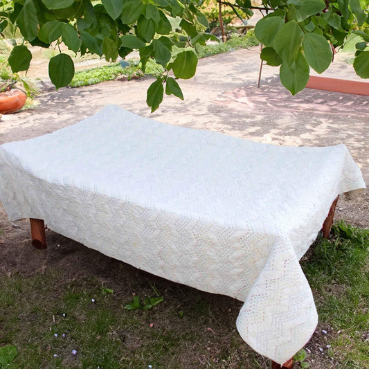 White Kantha Quilted Throw Blanket with Chevron Pattern – Twin/Single Set