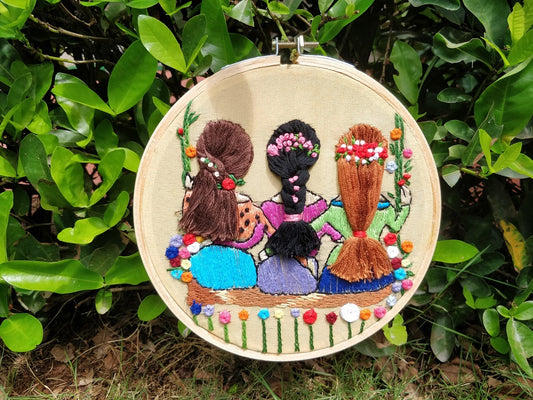 Friends forever embroidered hoopart