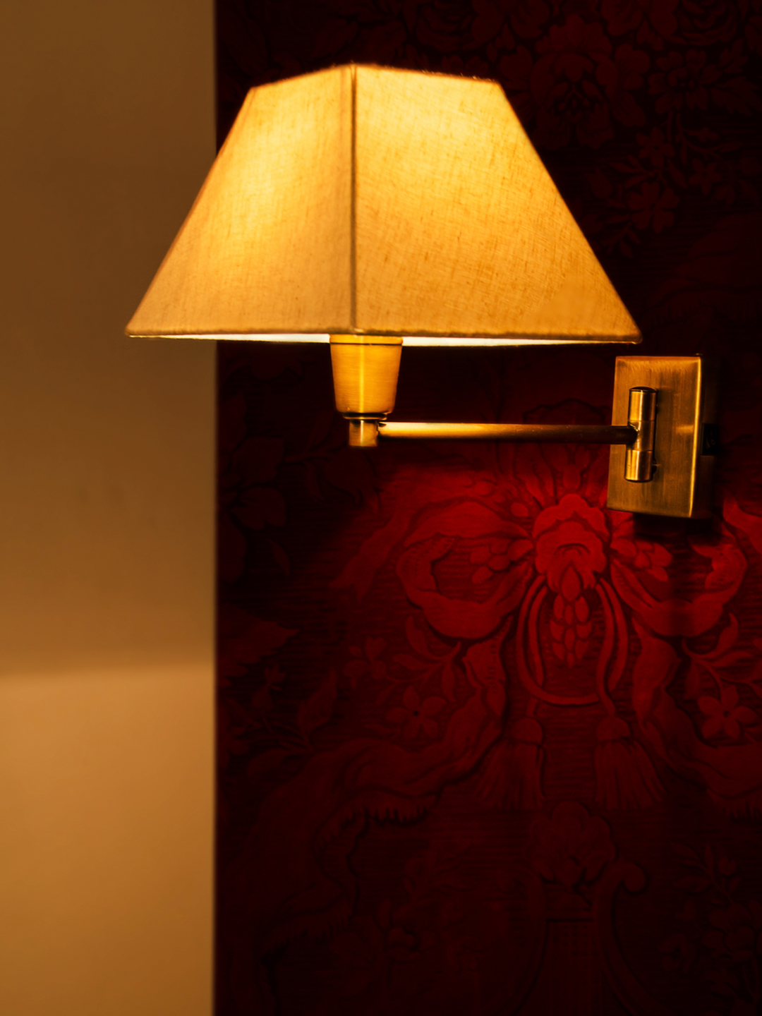 Brass Antique Fabric Brass 1-Light Wall Sconce – 27.9 cm
