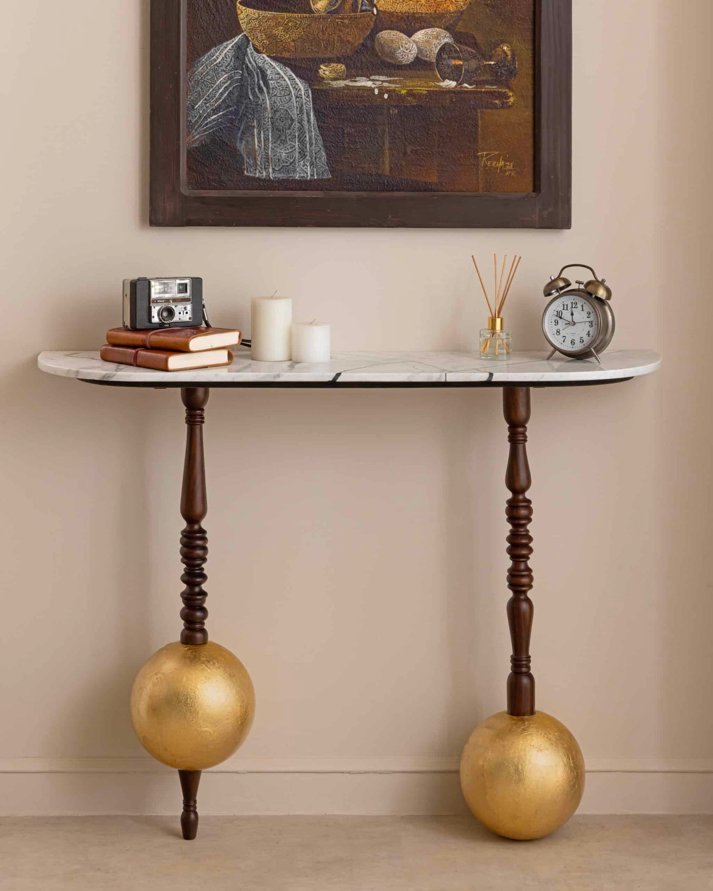 Globule Gold Leaving Console
