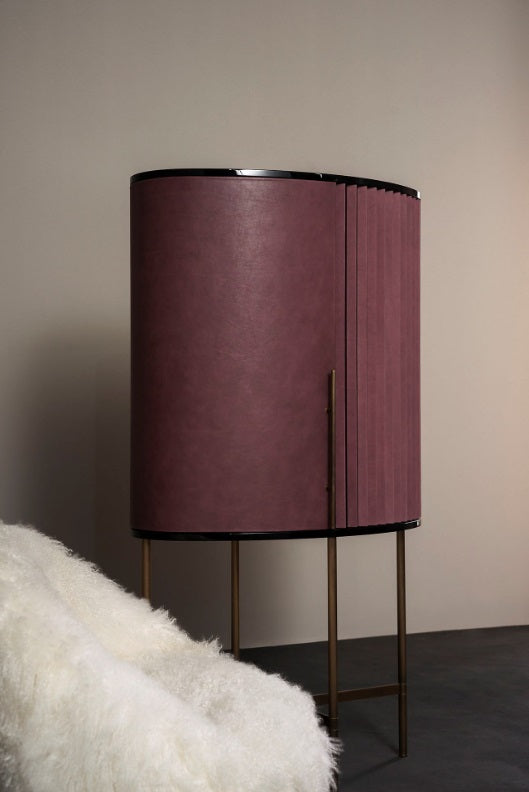 Luxurious Plush Leather Bar Unit with Gold Metal Base and Oak Accents