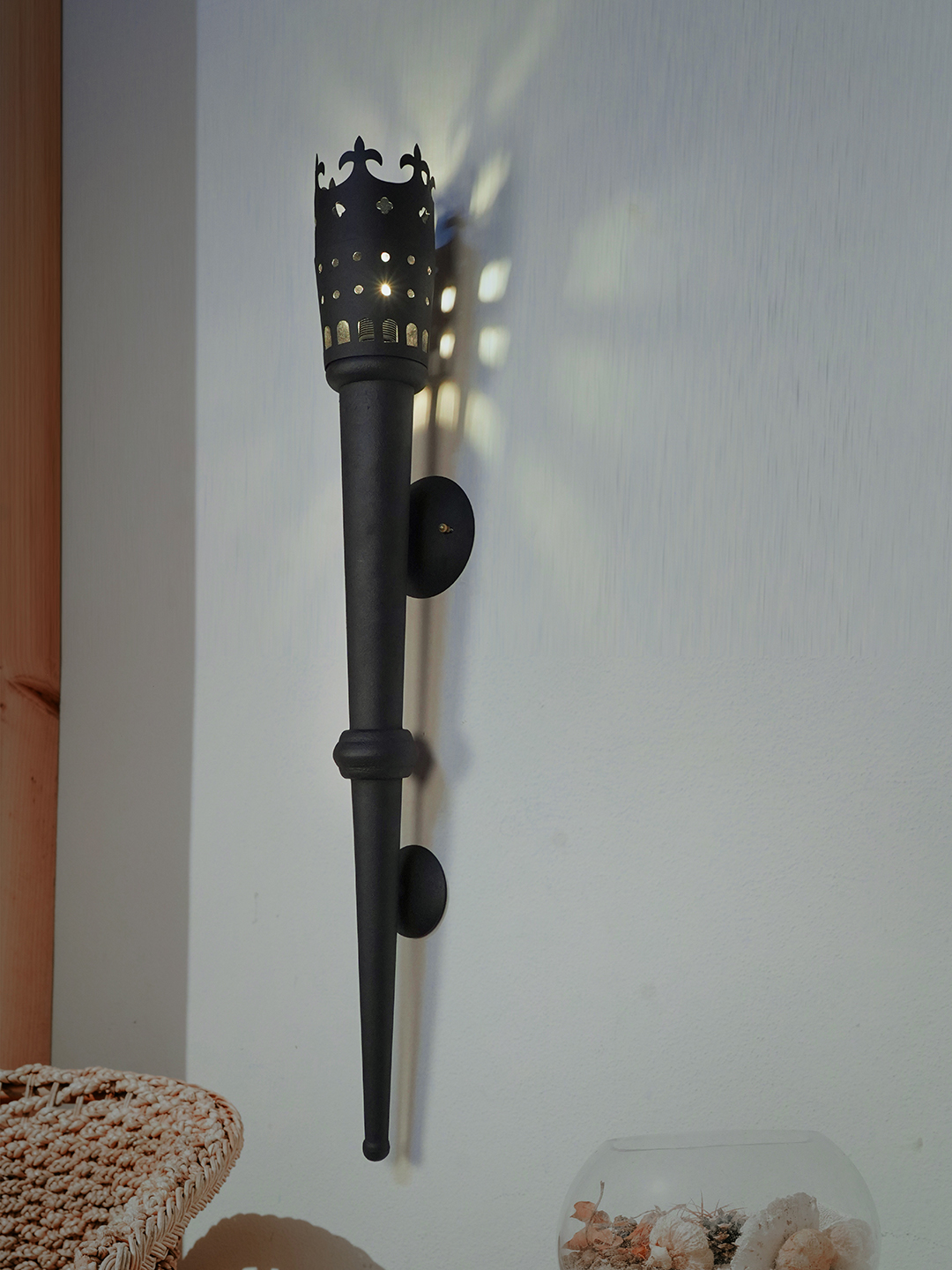 Medieval Black Steel Mashal Torch Wall Sconce Light for Royal Home Decor