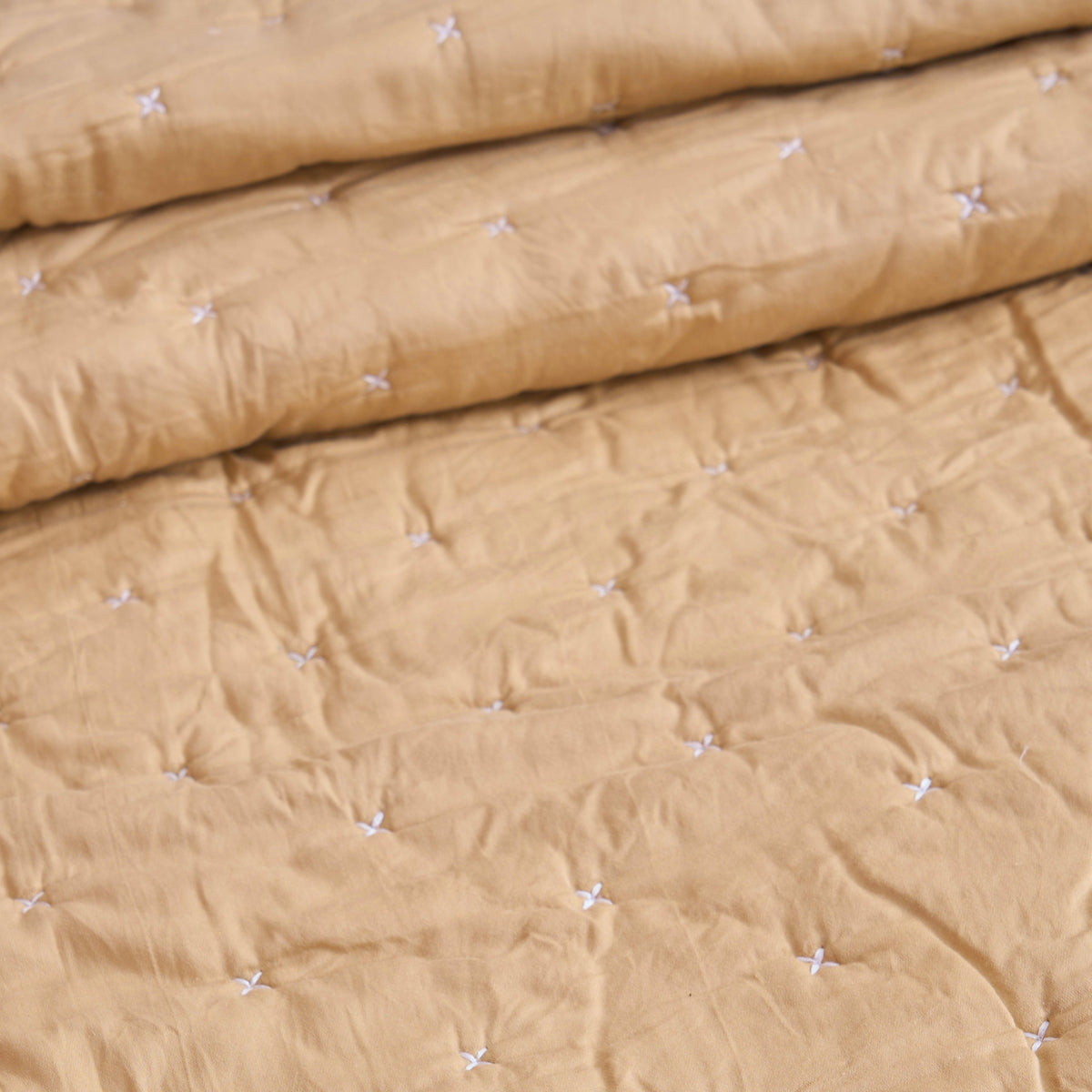 Beige 300TC Fine Cotton Quilt – Diamond Pattern Tuck Quilting