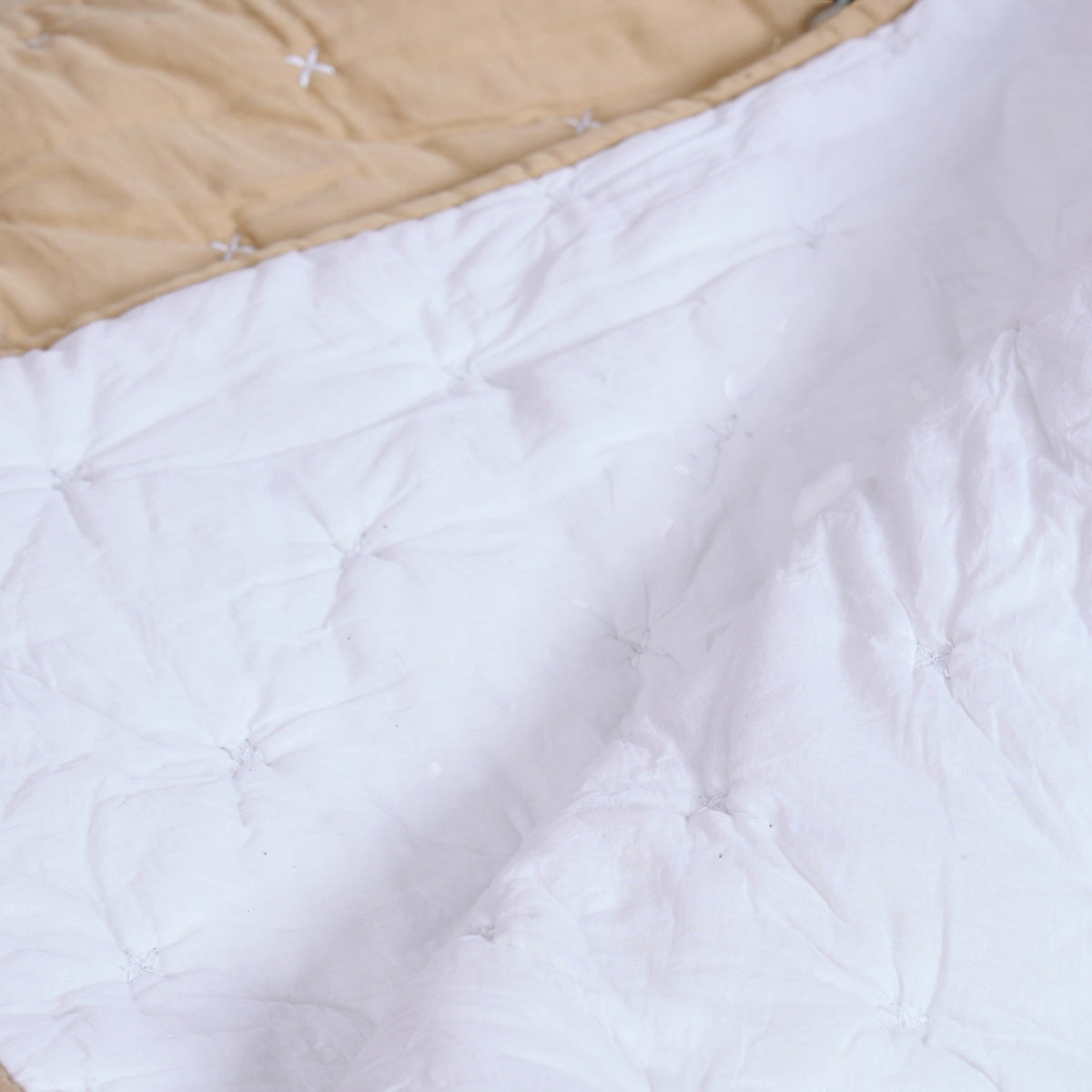Beige 300TC Fine Cotton Quilted Bed Set – Diamond Pattern Tuck Quilting
