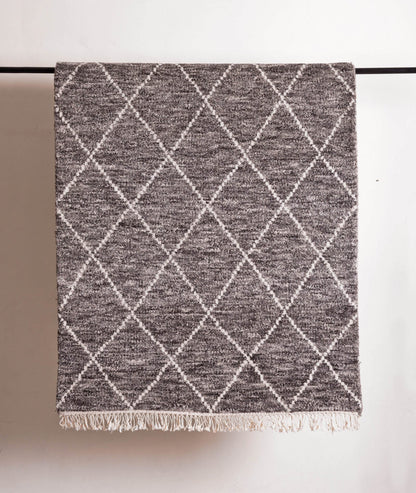 Elegant Grey-White Moroccan Hand-Tufted Wool Rug – 36×60 & 48×72