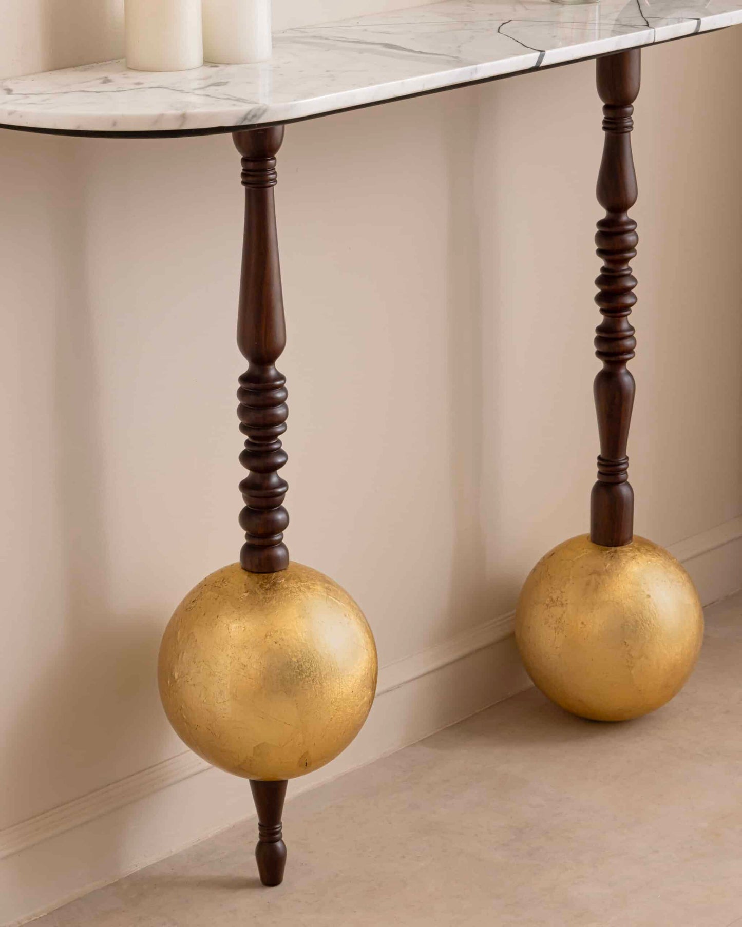 Globule Gold Leaving Console