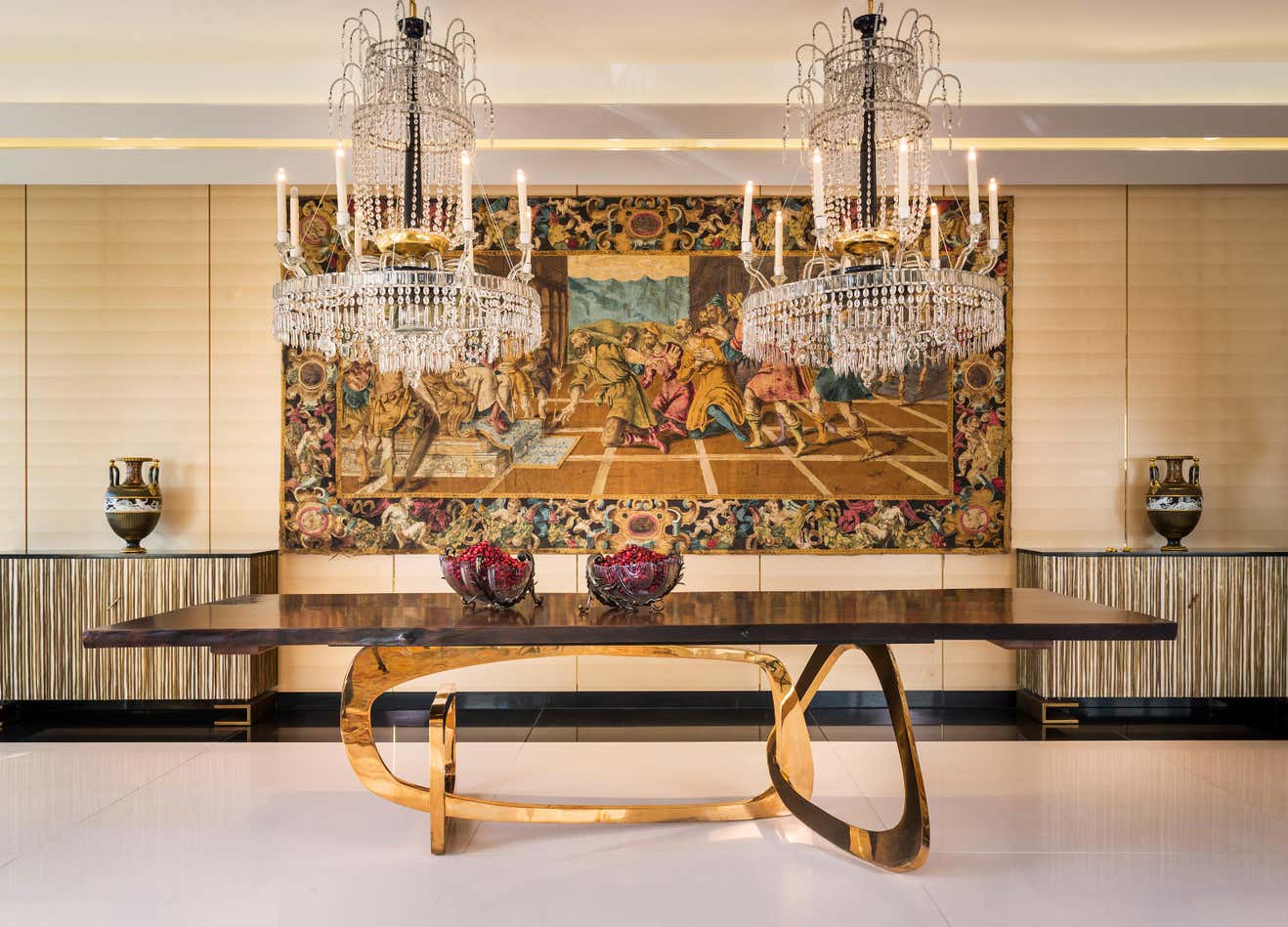 Luxury Bangle Dining Table: Modern Wood & Metal Design for 6-8 Seaters
