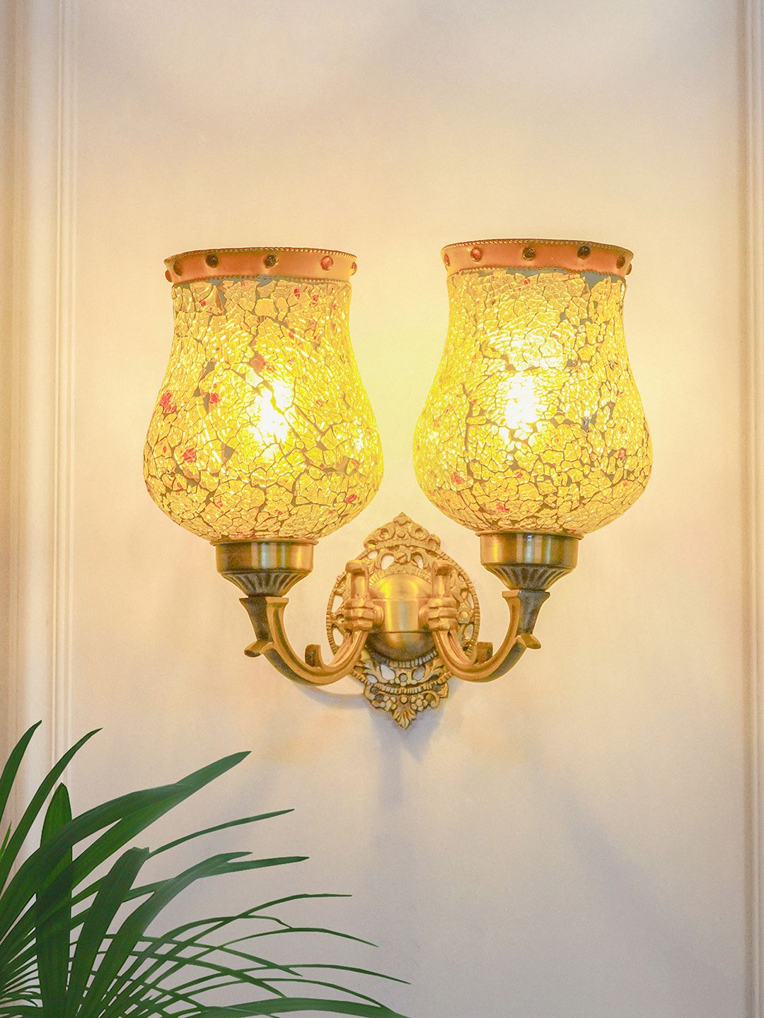 Brass Antique Glass Brass 1-Light Wall Sconce – 27.9 cm