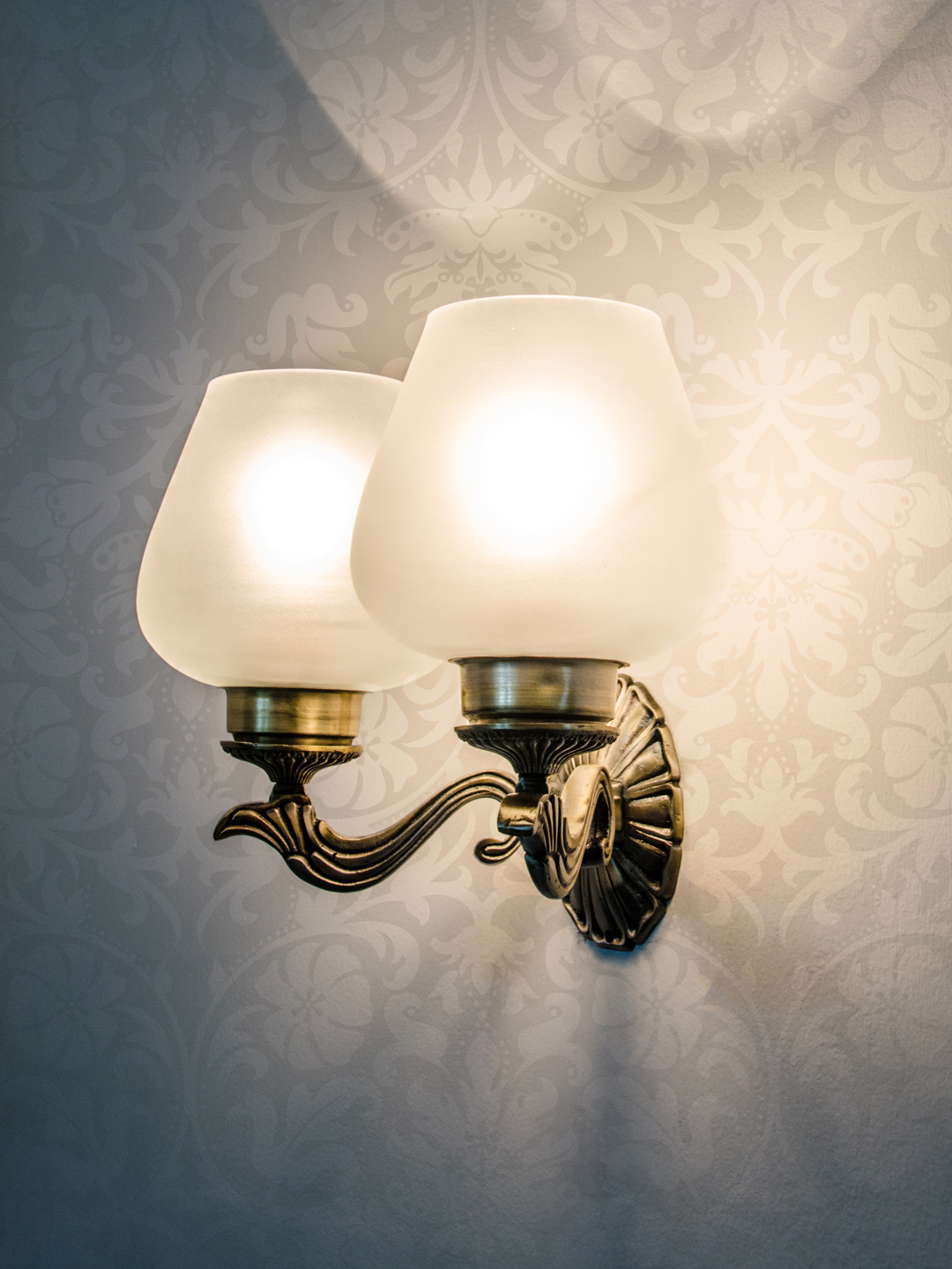 Brass Antique Glass Aluminium 2-Light Wall Sconce – 27.9 cm