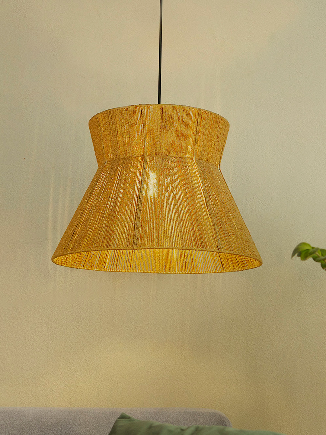 Handcrafted Bohemian Raffia Hourglass Pendant Light – Natural Woven Ceiling Lamp