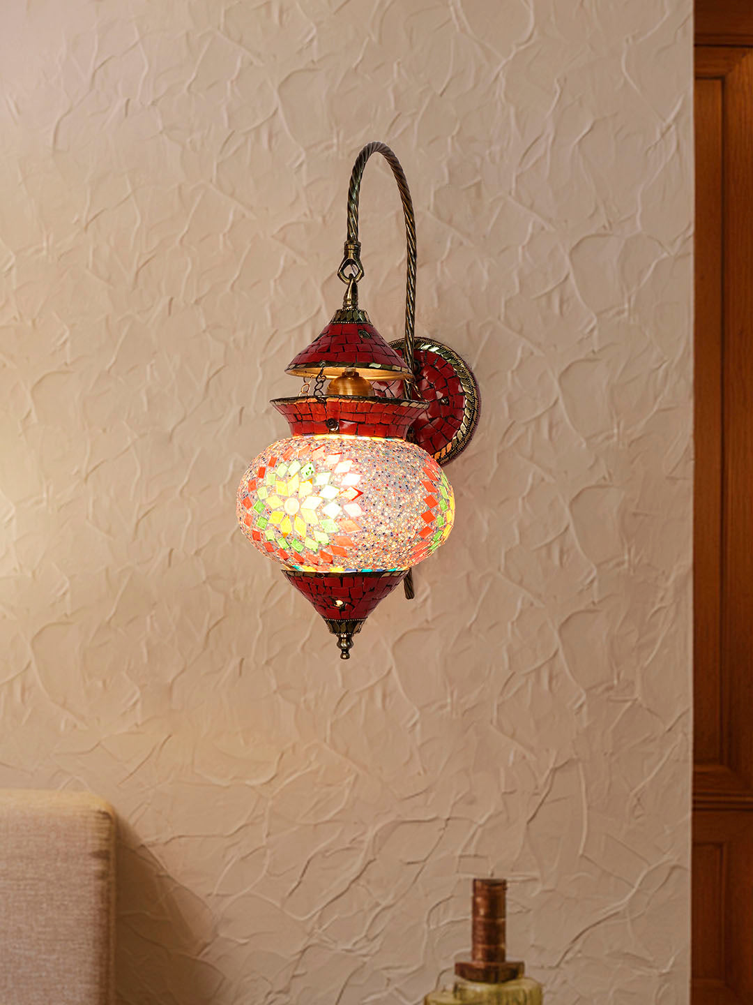 Red Glass Mild Steel 1-Light Wall Sconce – 45.7 cm