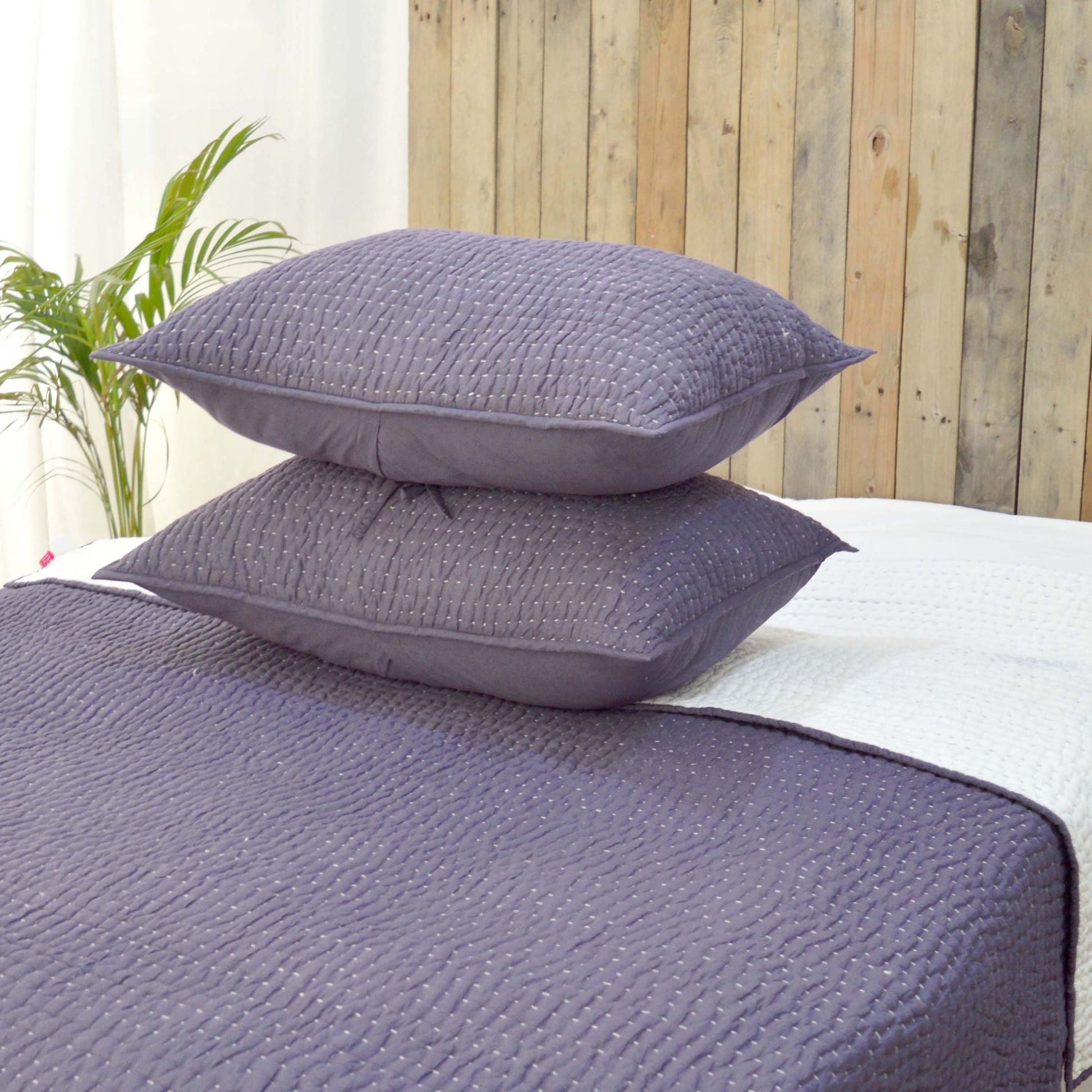 Lavender Handcrafted Kantha Quilted Bed Set with Stripe Pattern