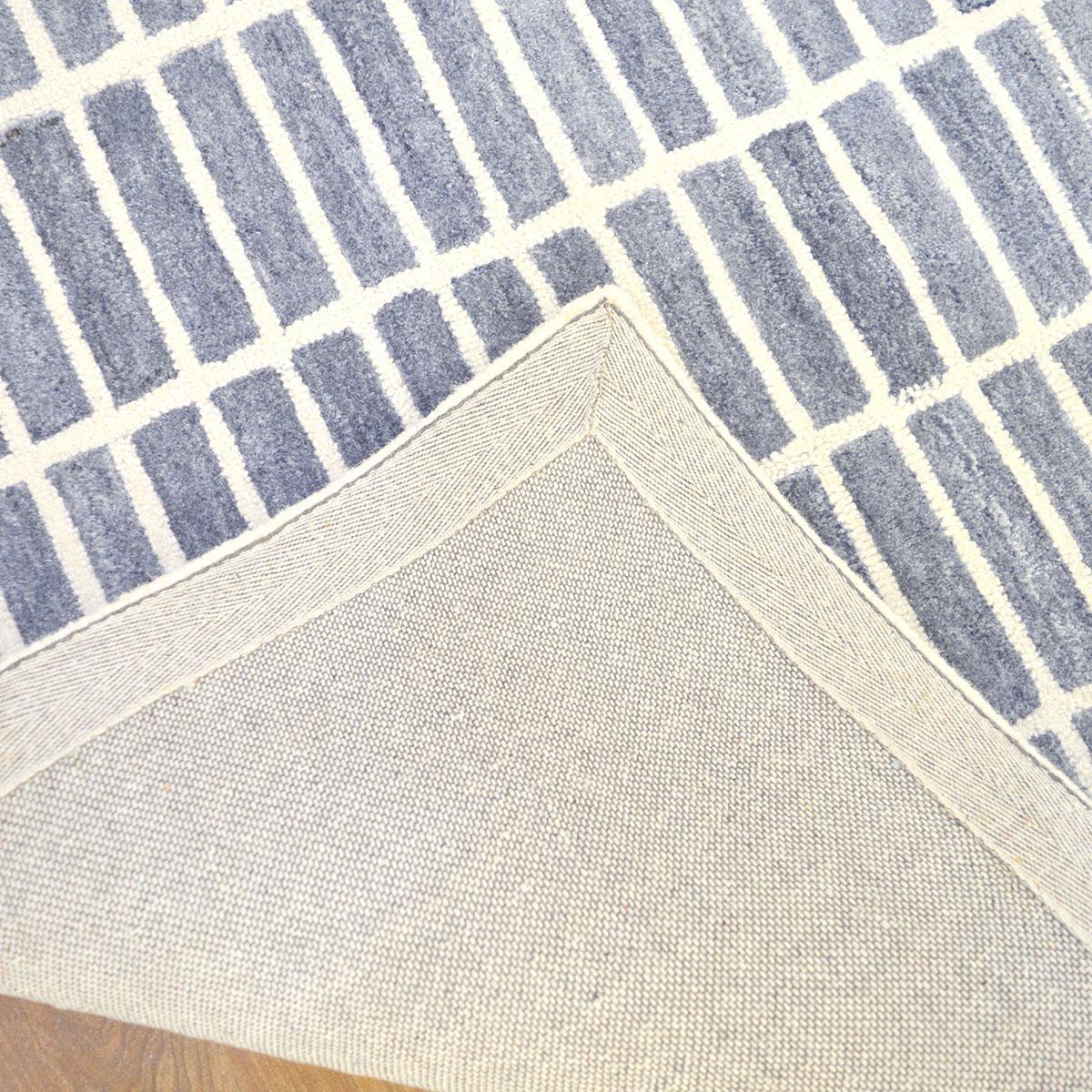 Premium Trellis Wool-Viscose Blend Carpet Elegant Handcrafted Rug