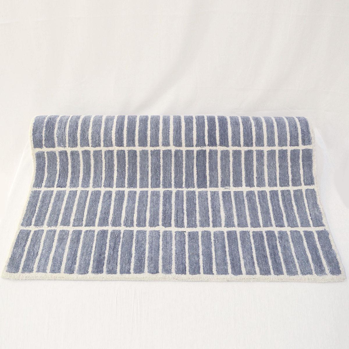 Premium Trellis Wool-Viscose Blend Carpet Elegant Handcrafted Rug