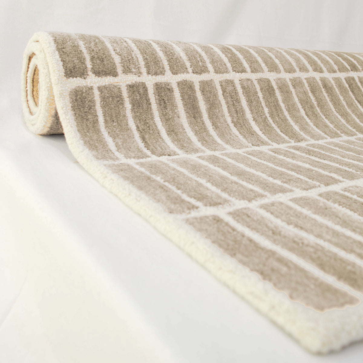 Trellis Hand-Tufted Carpet | Wool & Viscose Blend | Multiple Sizes & Colours