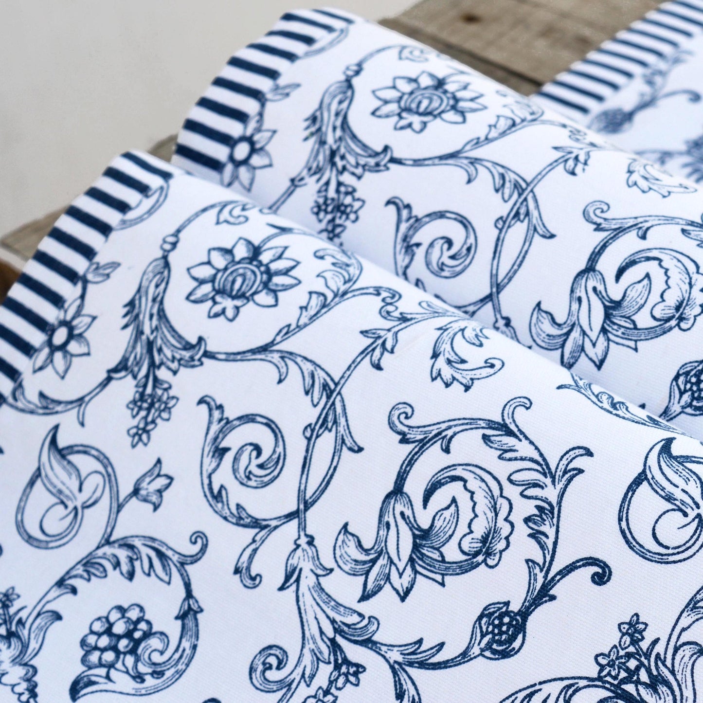 Blue Swirl Cotton Table Runner with Stripe Border – Victorian