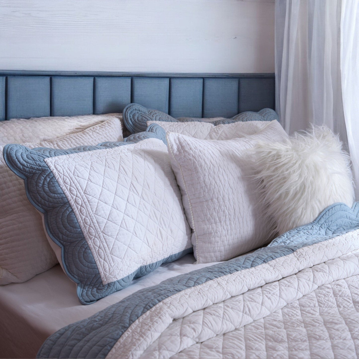AMOUR White Duck Egg Cotton Quilt with Scalloped Border