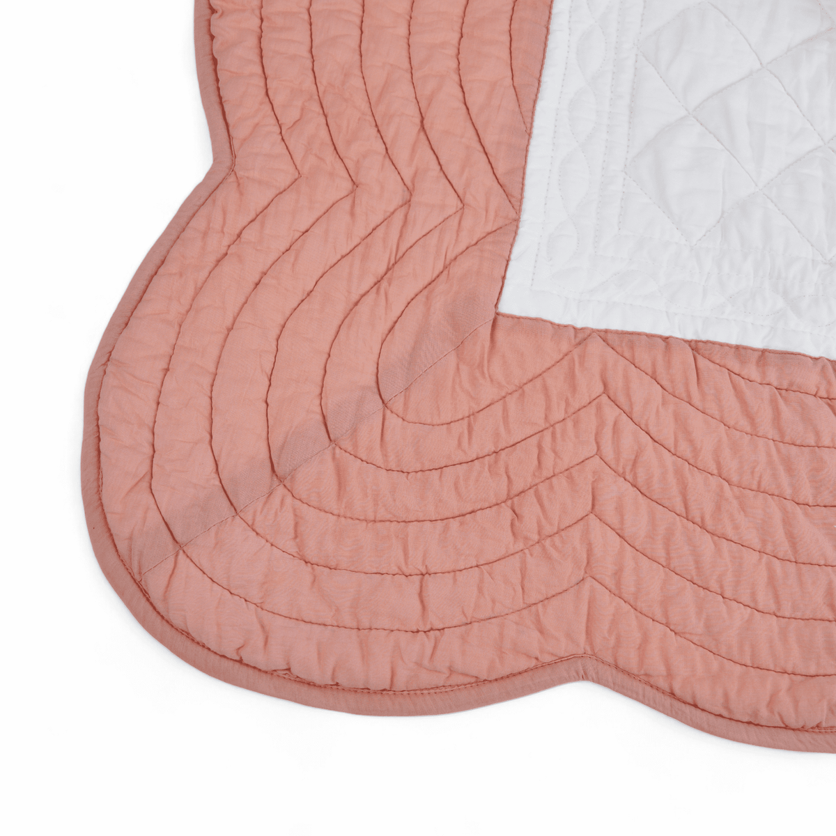 Amour White & Coral Cotton Quilt | Scalloped Border | Diamond Quilting | Single, Queen & King