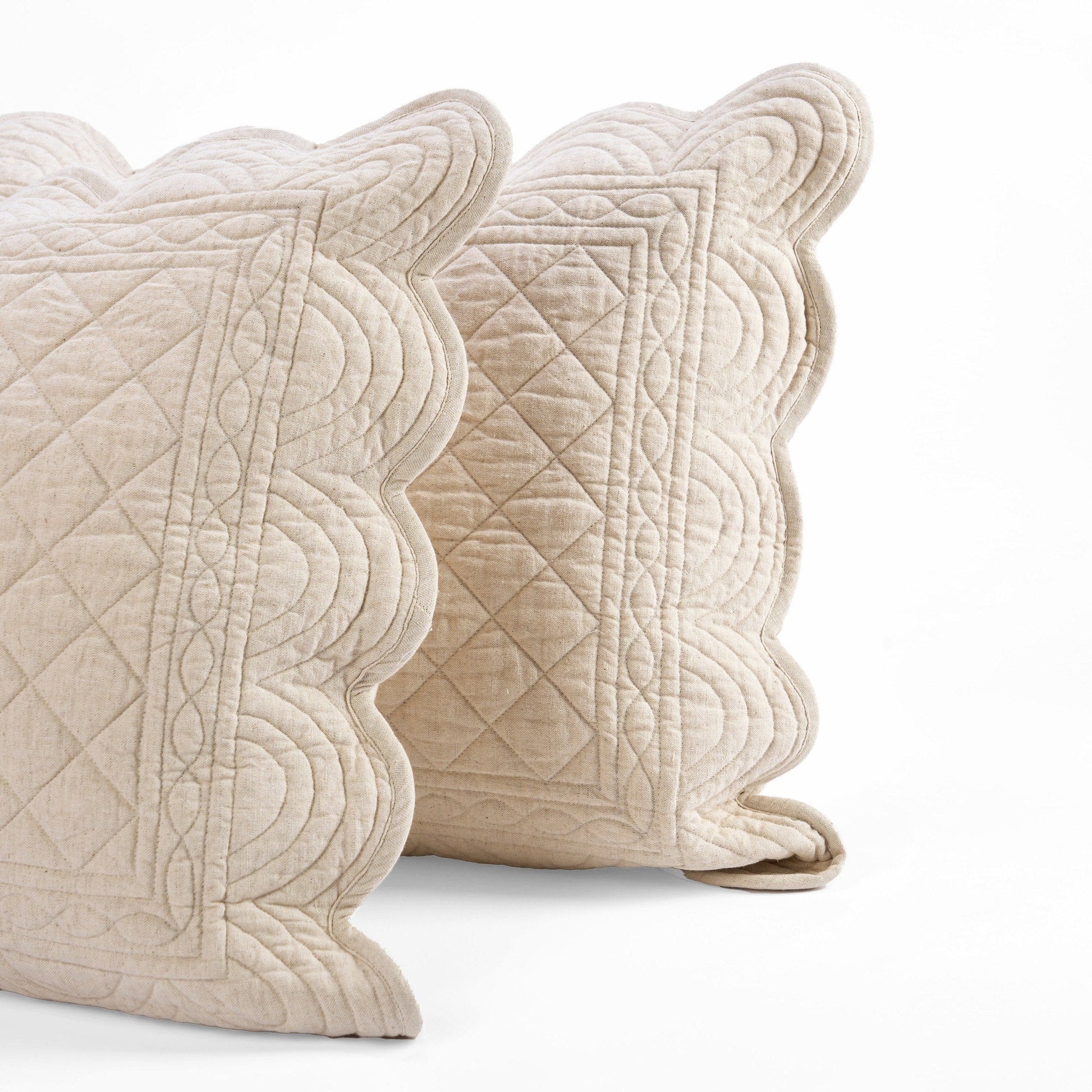 Beige Cotton-Linen Scalloped Quilted Bed Set with Pillow Cases