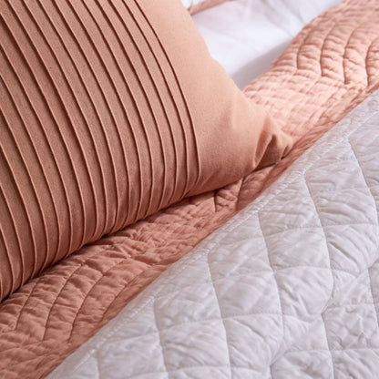 Amour White & Coral Cotton Quilt | Scalloped Border | Diamond Quilting | Single, Queen & King