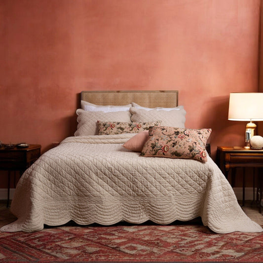 Beige Cotton-Linen Scalloped Quilted Bed Set with Pillow Cases