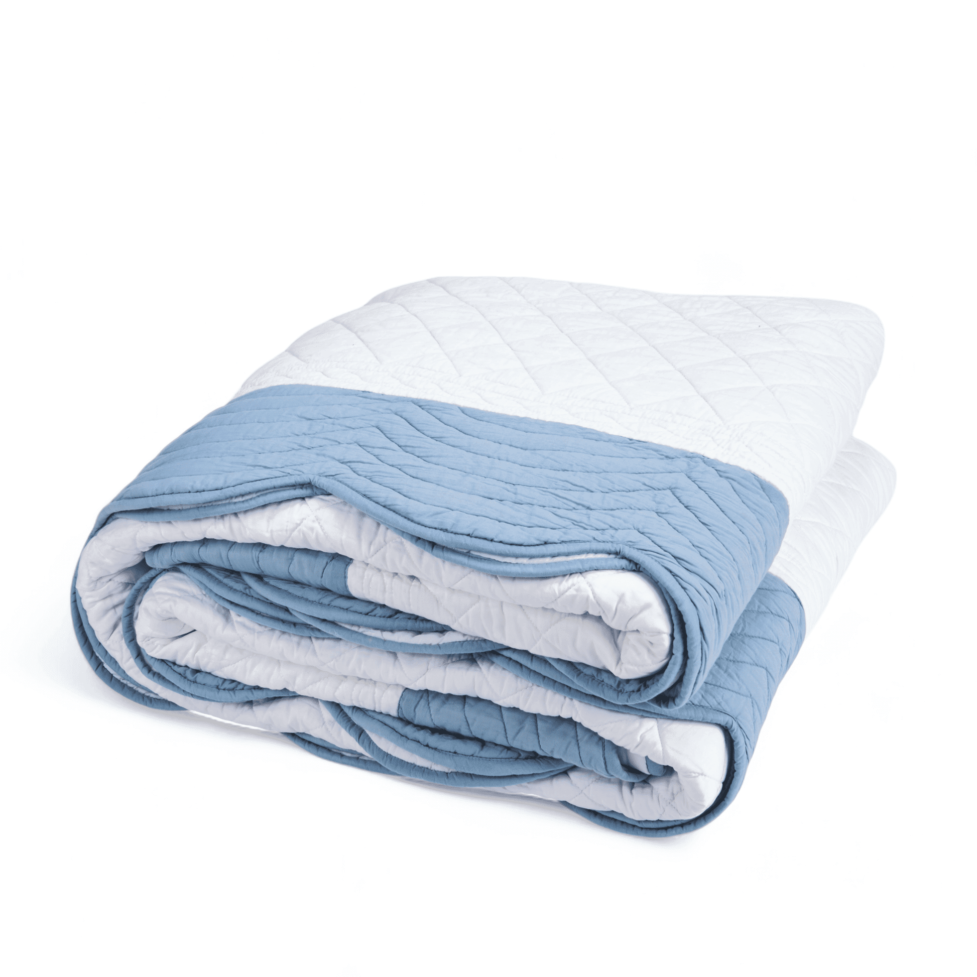 AMOUR White Duck Egg Cotton Quilt with Scalloped Border