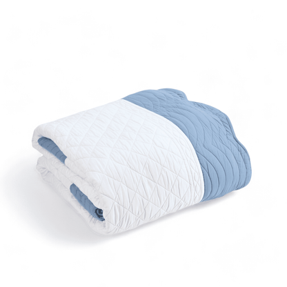 AMOUR White Duck Egg Cotton Quilt with Scalloped Border