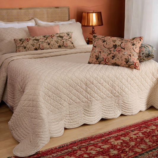 Beige Cotton-Linen Scalloped Quilted Bed Set with Pillow Cases