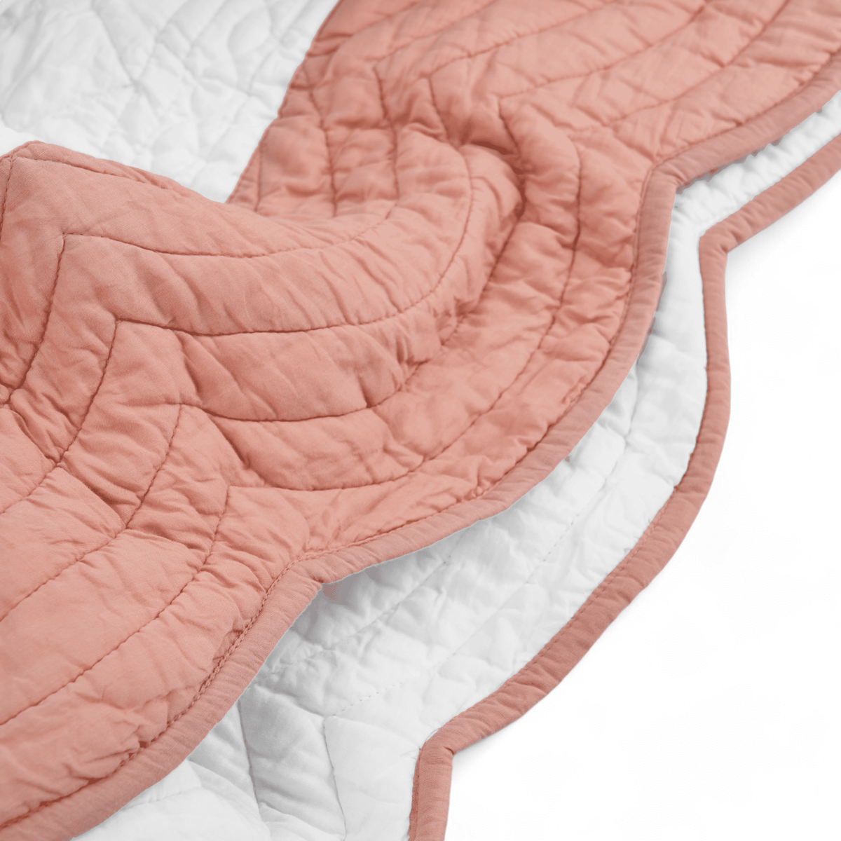 Amour Scalloped Quilt Bed Set | White & Coral Cotton | Diamond Quilting | Handmade