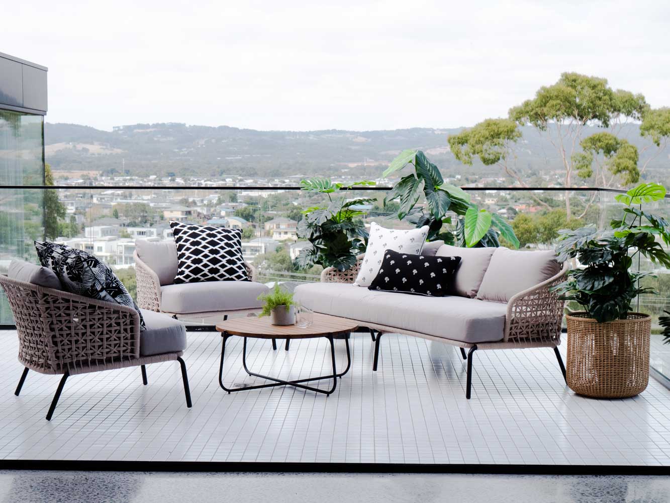 Majorca Luxury Outdoor Sofa: Handwoven Marine Rope, Sunbrella Cushions, Durable Aluminium Frame