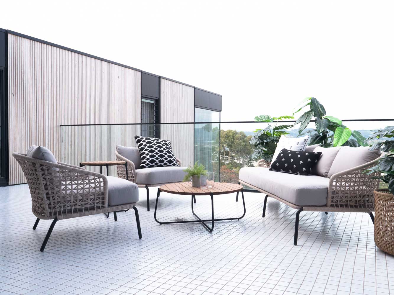 Majorca Luxury Outdoor Sofa: Handwoven Marine Rope, Sunbrella Cushions, Durable Aluminium Frame