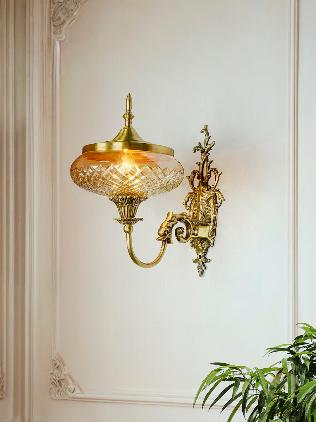 Brass Antique Glass Brass 1-Light Wall Sconce – 30.5 cm