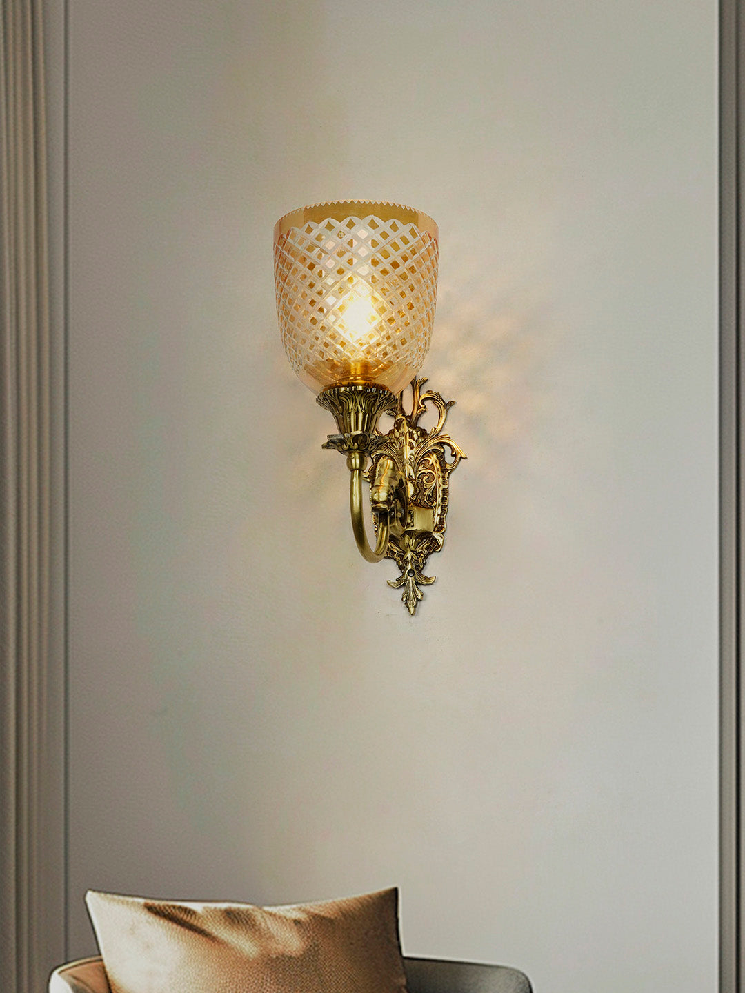 Brass Antique Glass Brass 1-Light Wall Sconce – 30.5 cm