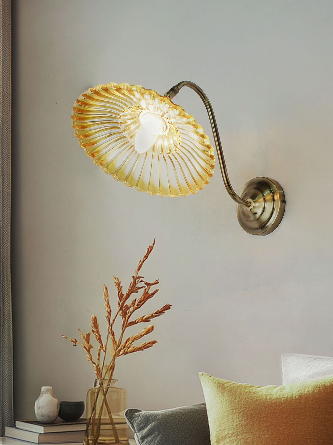 Brass Antique Glass Mild Steel 1-Light Wall Sconce – 26.7 cm