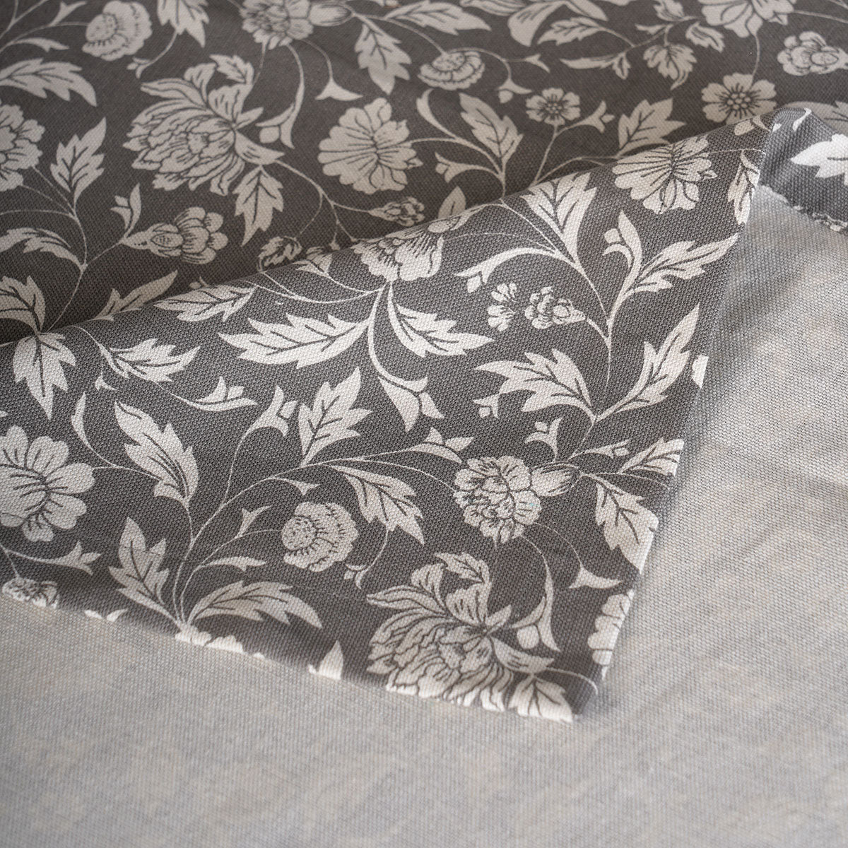 Grey Kalamkari Print Cotton Table Cover – Elegant Handcrafted Dining Linen
