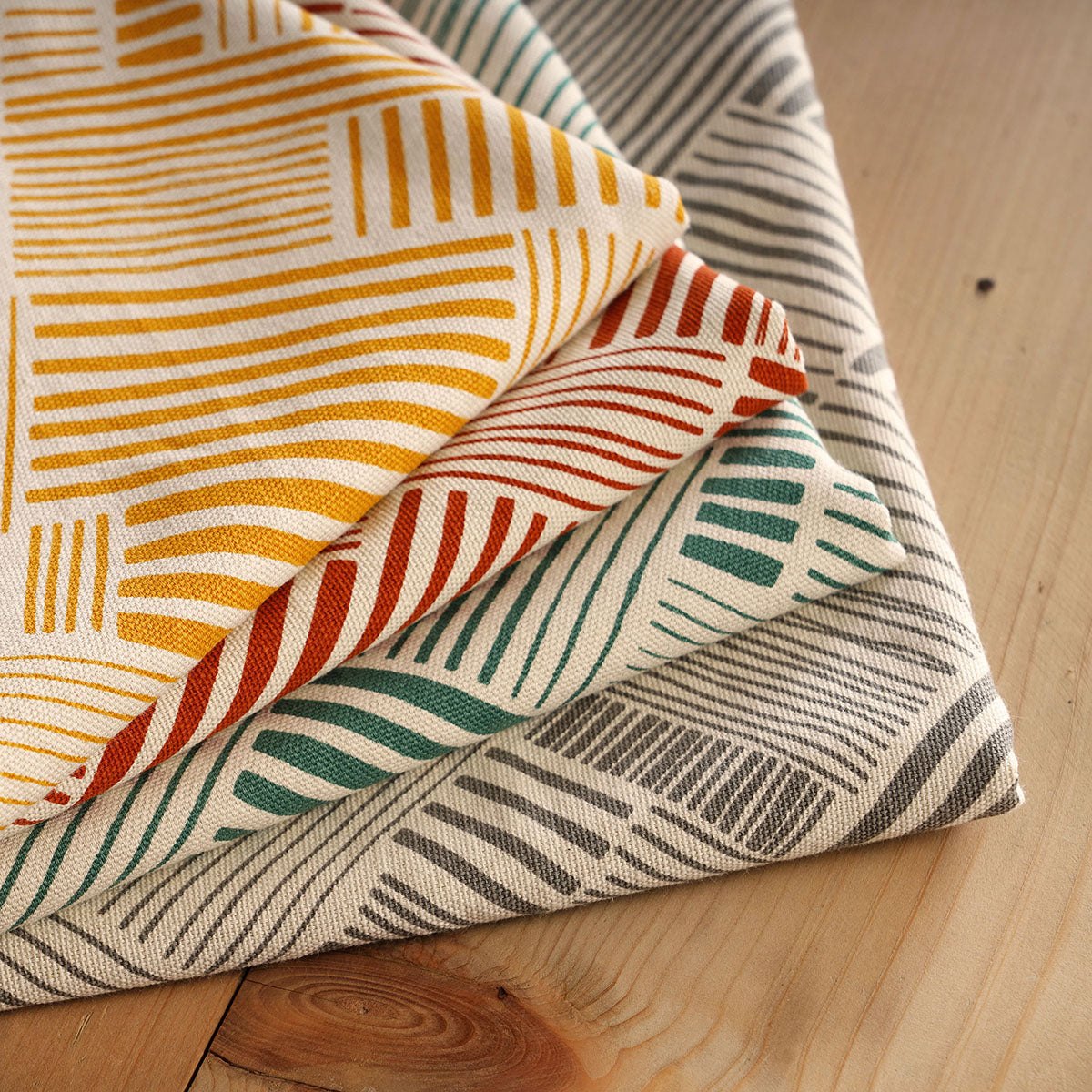 Premium Terracotta Geometric Stripe Cotton Tablecloth – Modern Retro Design