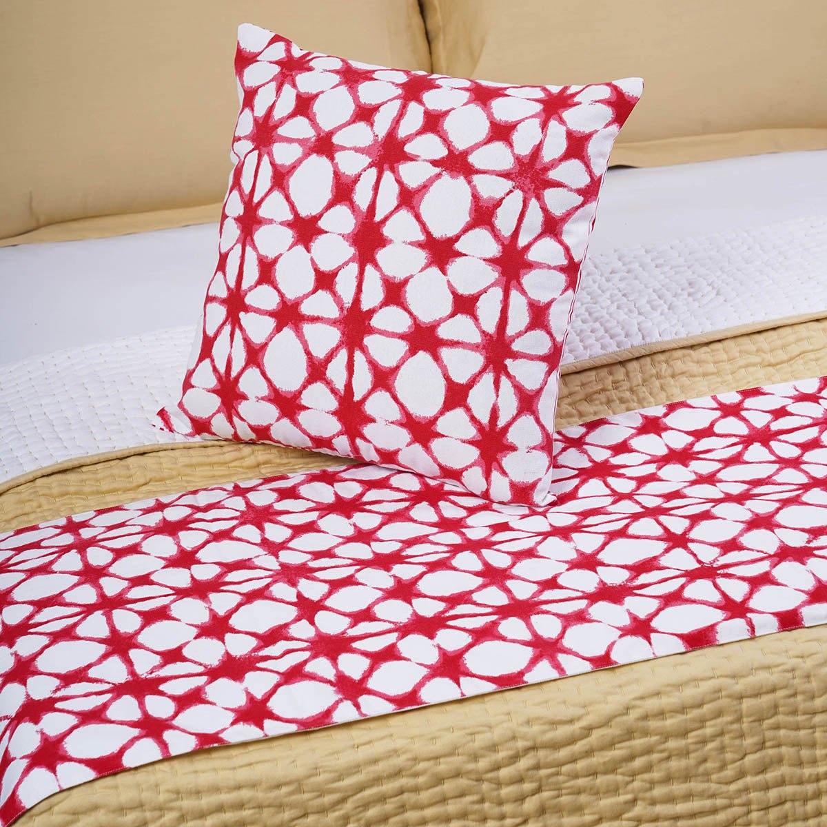 Prism Tie Dye Bed Runner Set | Red & White Cotton with Tassels & Cushion Cover | Twin, Queen & King