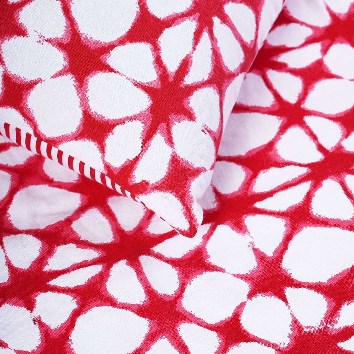 Prism Tie Dye Bed Runner Set | Red & White Cotton with Tassels & Cushion Cover | Twin, Queen & King