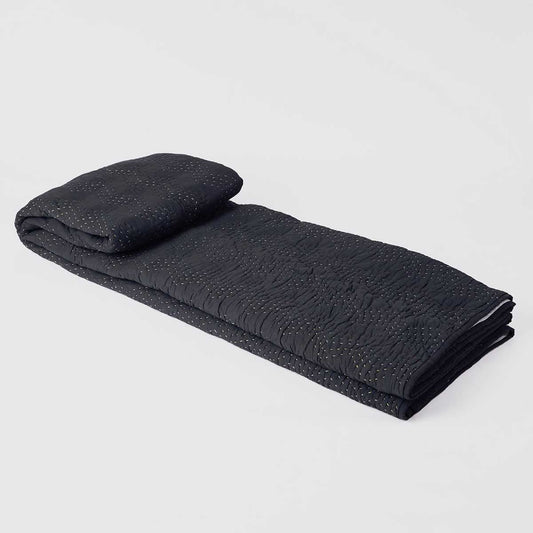 Elegant Black Hand-Quilted Chevron Throw Blanket 50x60 cm