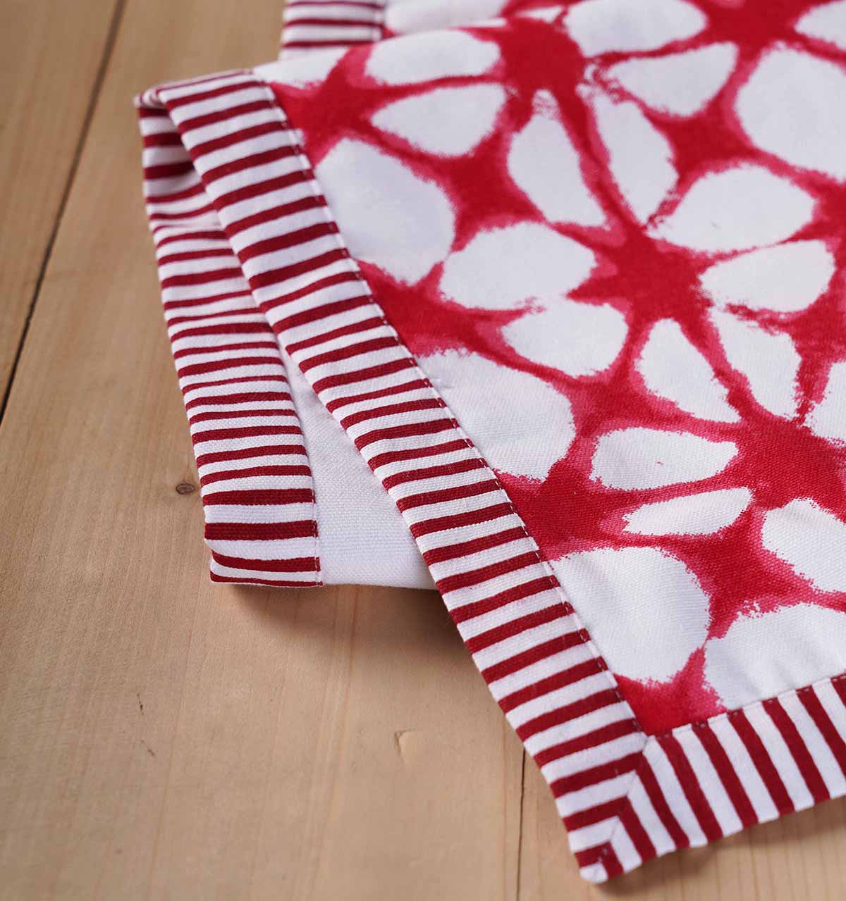 Vliving Red Tie Dye Prism Table Runner with Stripe Border