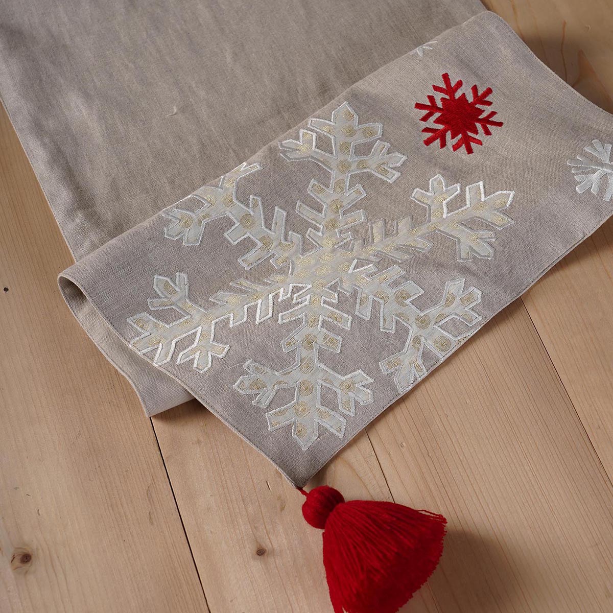 Linen Christmas Table Runner – Snowflake Embroidery & Brocade Appliqué