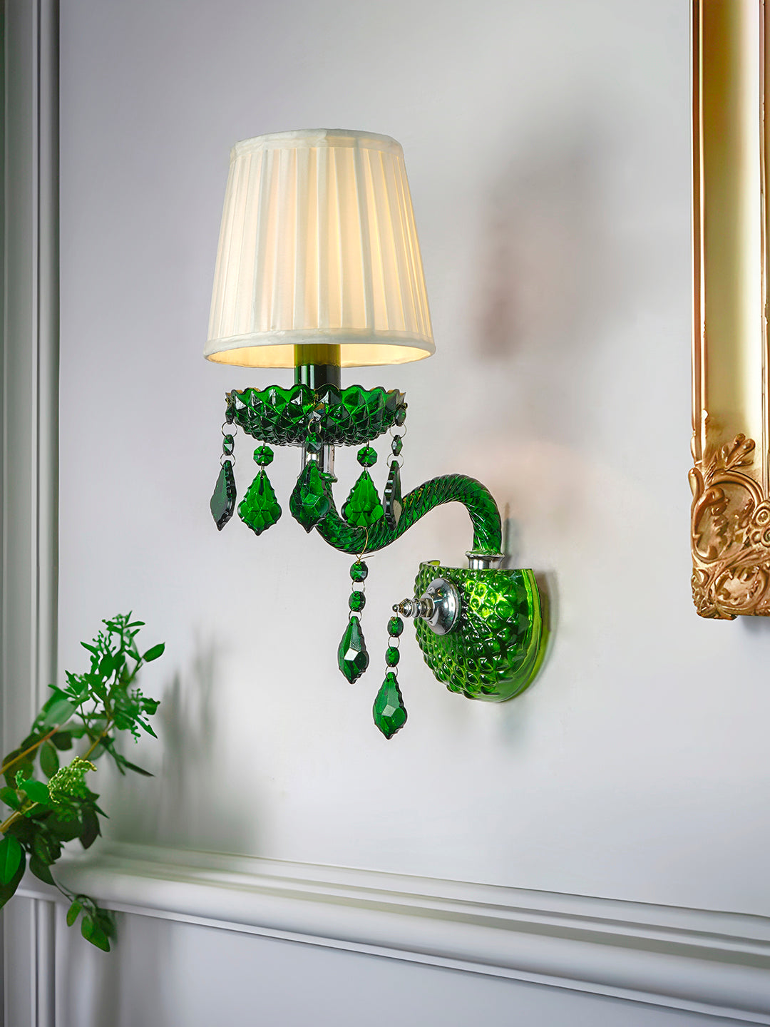 Green Glass 1-Light Wall Sconce – 38.1 cm
