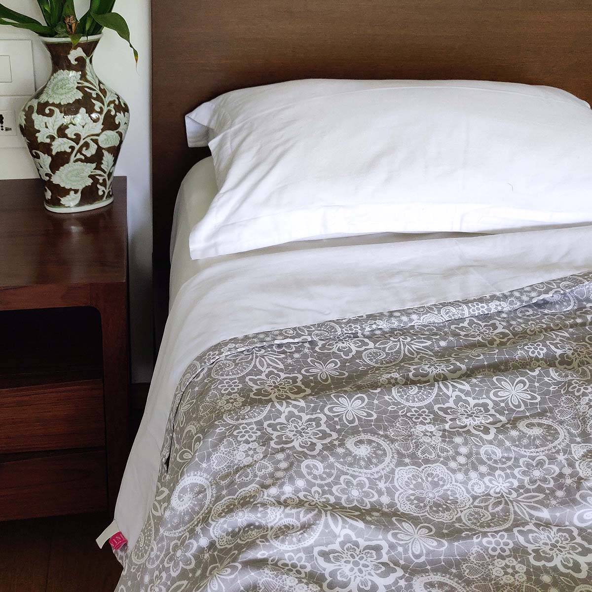 Grey Lace Print Triple-Layer Soft Cotton Blanket – Cozy Dohar