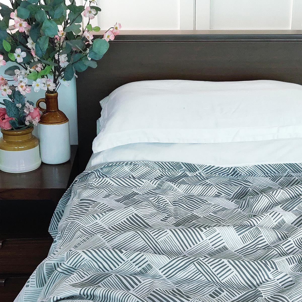 Modern Retro Grey Stripe Print Soft Cotton Three-Layer Dohar Blanket