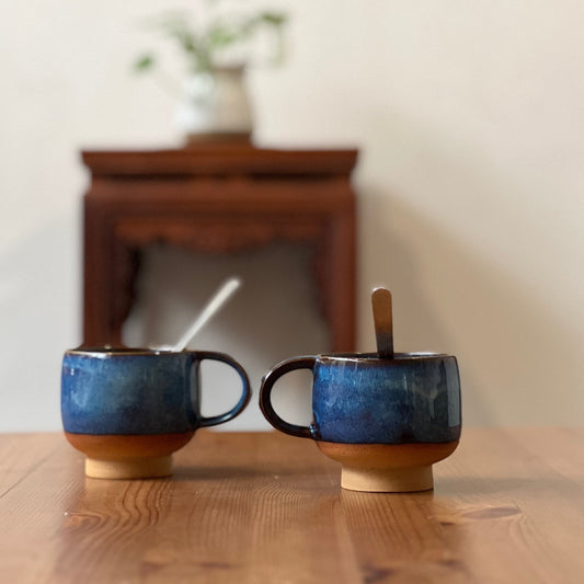Retro Minimalist Footed Ceramic Tea Cup Elegant Two-Pack Set